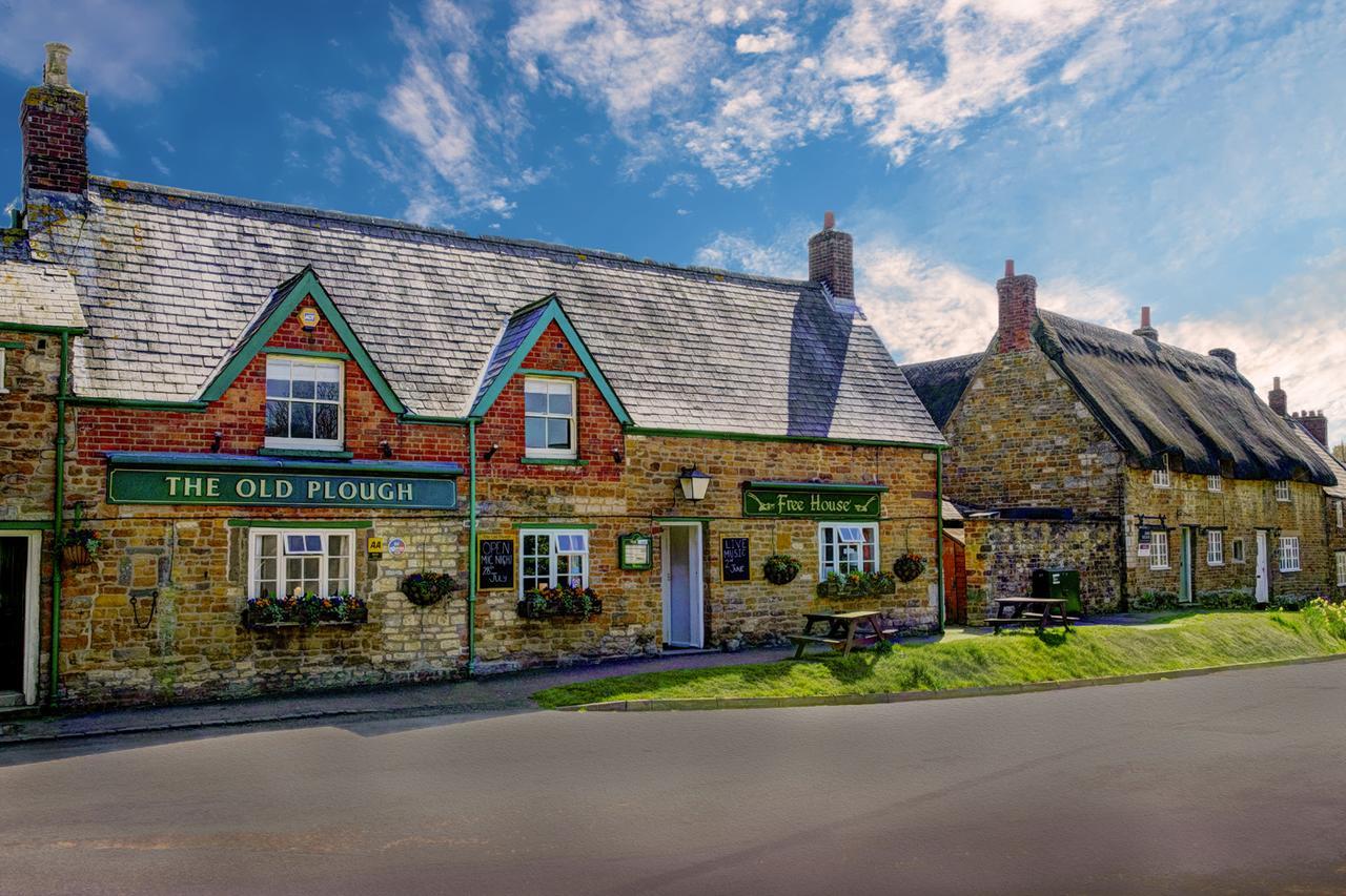 ホテルThe Old Plough オークハム エクステリア 写真
